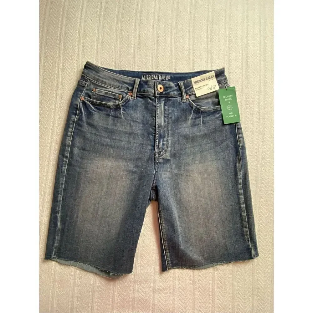 AMERICAN RAG CIE JUNIOR SIZE 13/31 ULTRA SOFT JEAN SHORTS